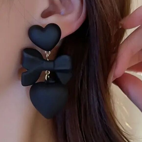Black Heart Earrings Bow Dangle Drop Earrings Unique Exquisite Metal Hearts 💕 🆕 - Picture 2 of 6